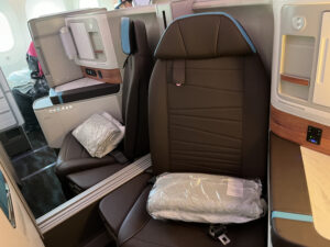 hawaiian first class center seats