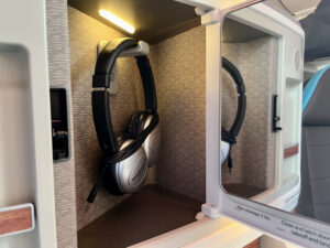headphones in hawaiian first class