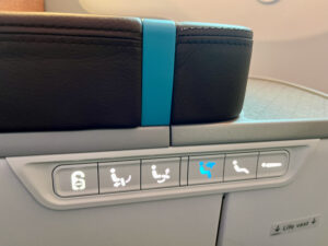 seat settings in Hawaiian first class