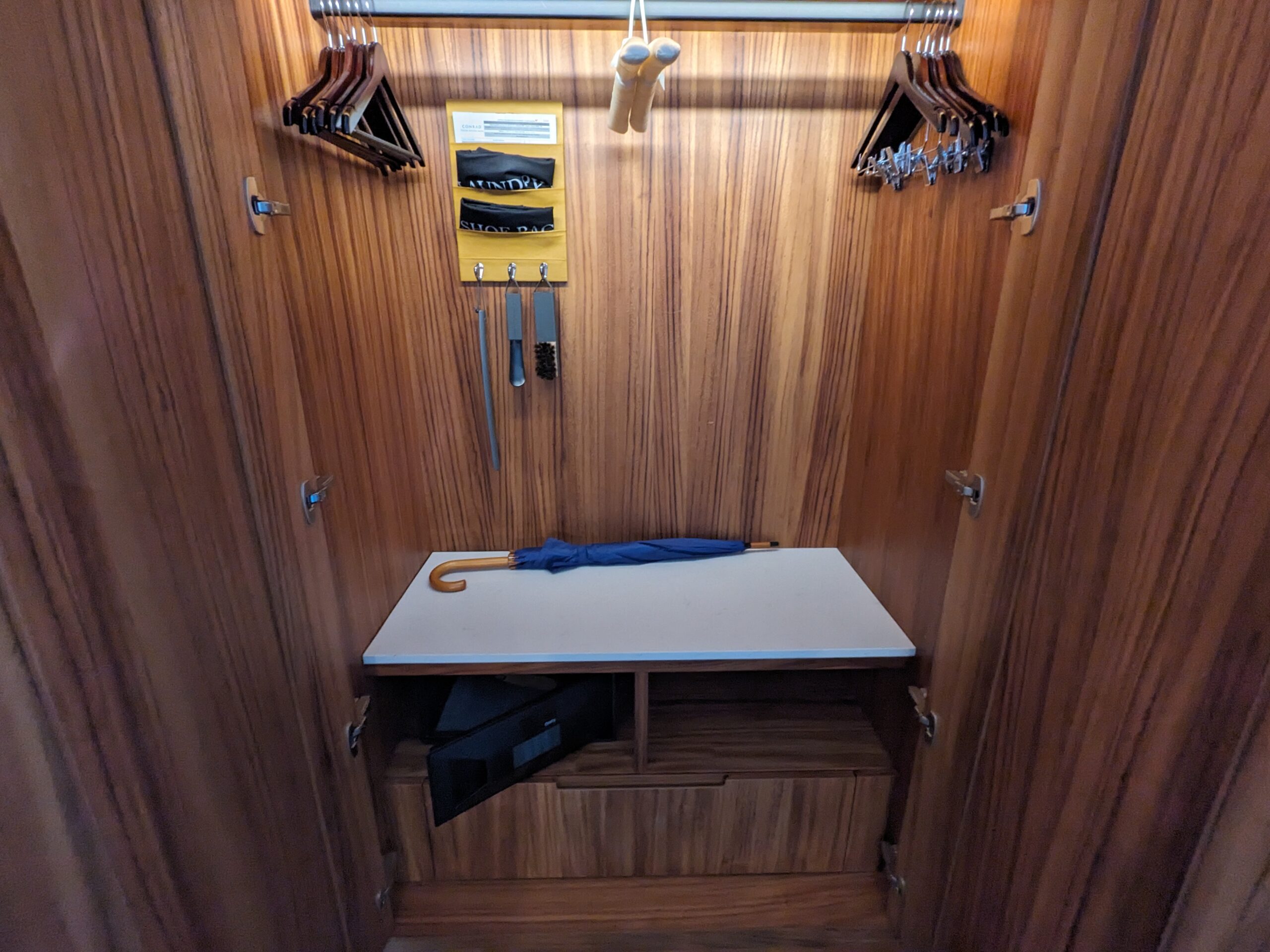 Conrad Tulum wardrobe