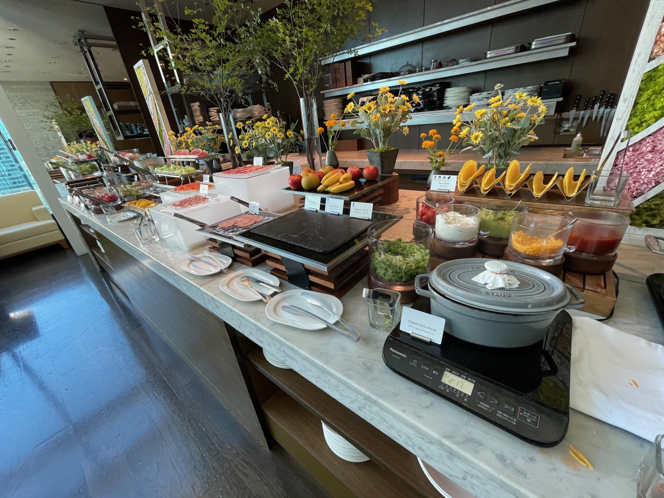 Free Breakfast: Why Hilton Gold (& Diamond) Status Reign Supreme 4 fruit bar