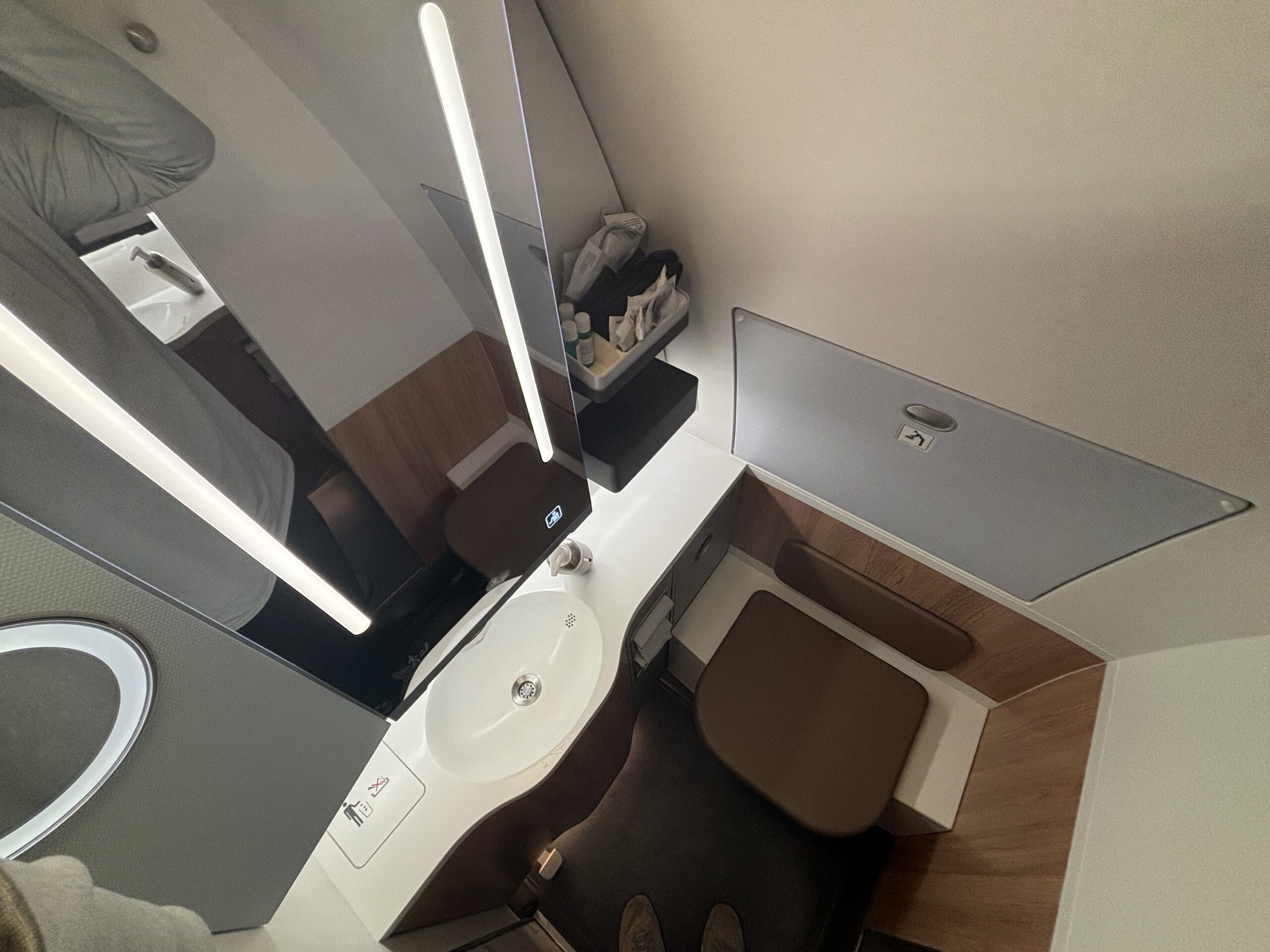 Lufthansa Allegris Business Class Bathroom