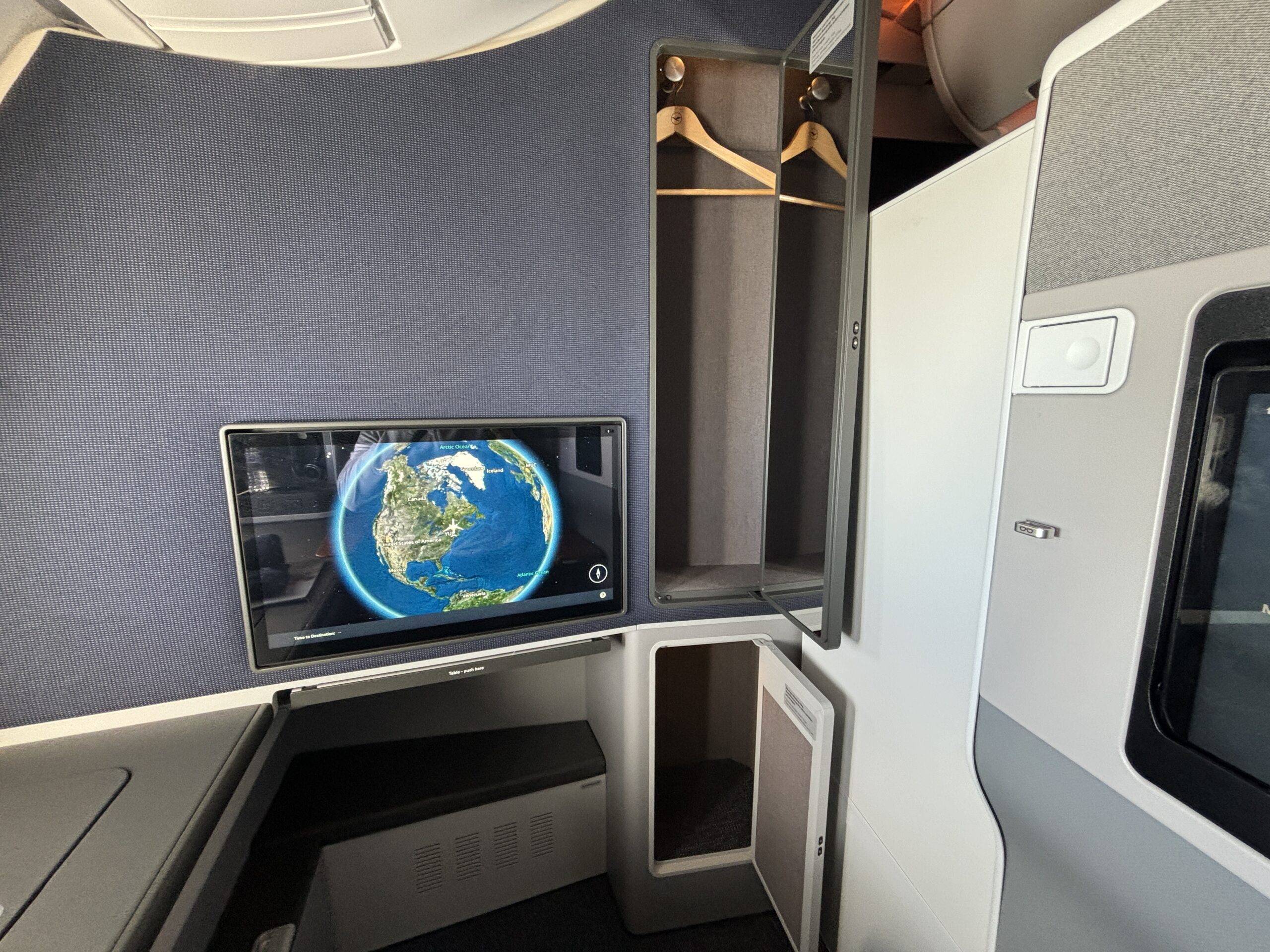 Lufthansa Allegris Business Class Suite