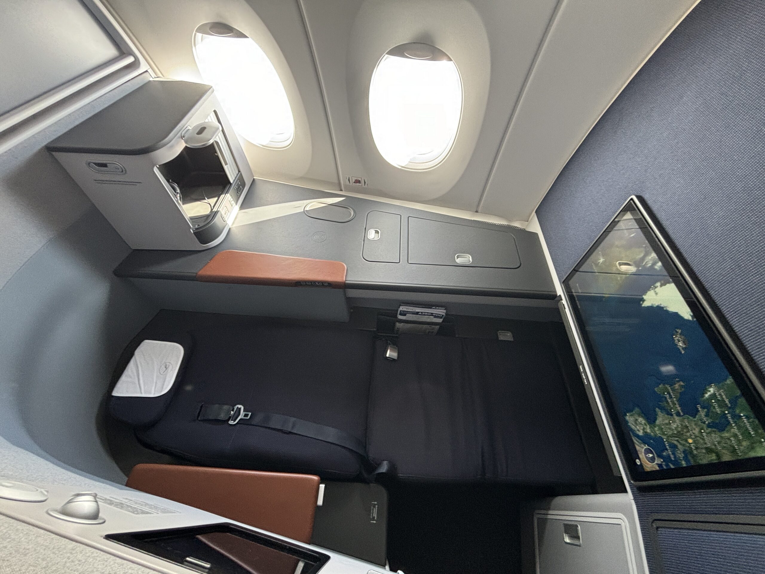 Lufthansa Allegris Business Class Suite