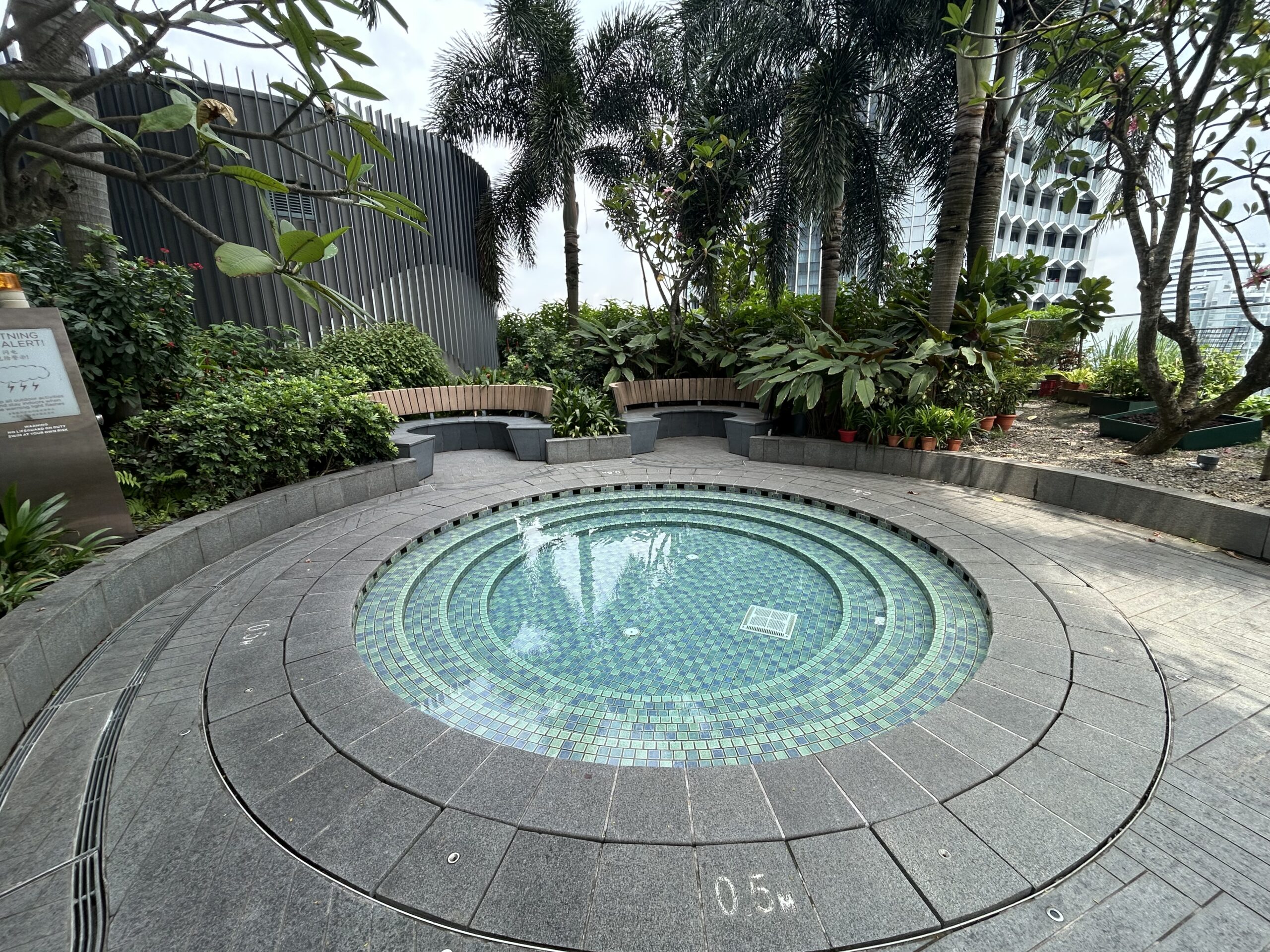 circular wading pool at the Andaz Singapore