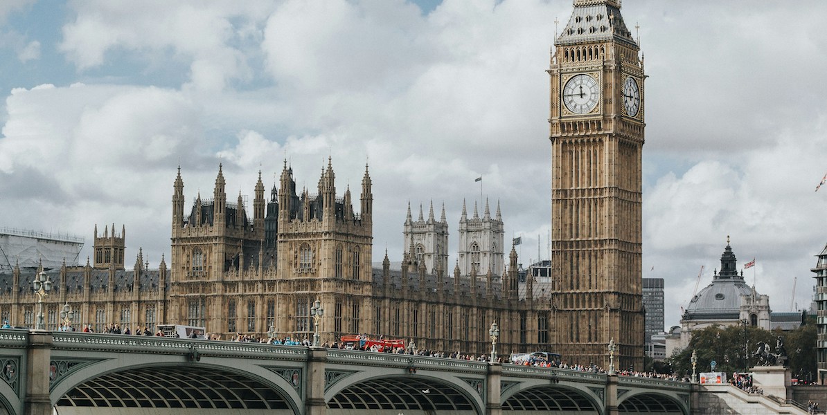 Big Ben clock tower in london